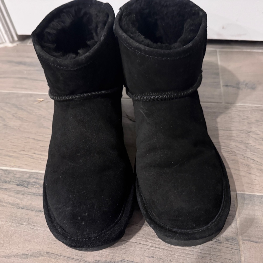 Black bear paw cozy short boots
